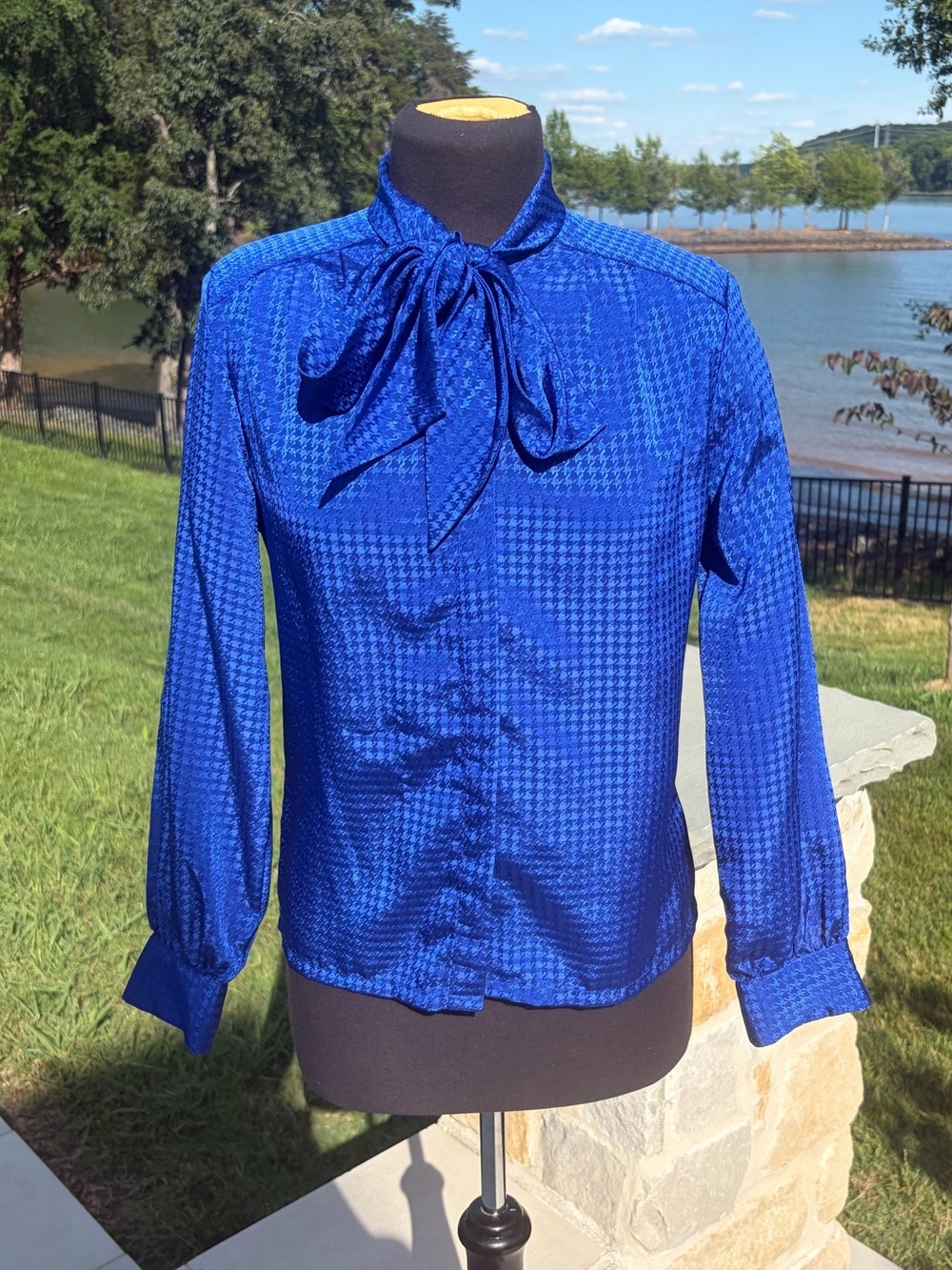Vintage Pendleton Country Sophisticates Cobalt Blue Jacquard Bow Blouse Petite 8